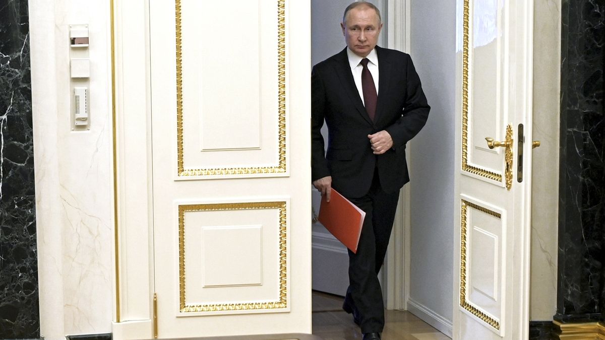 Putin zakázal Rusům opustit zemi s penězi v cizí měně